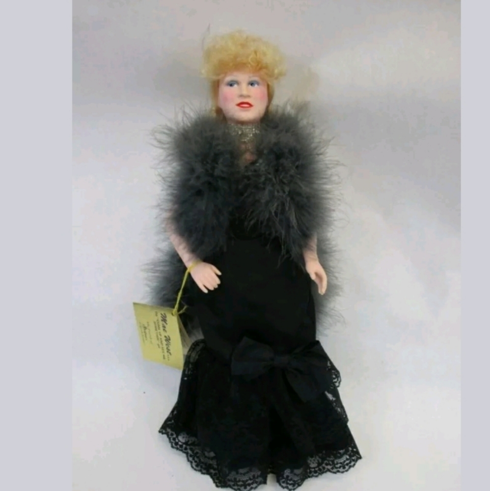 Vintage 1982 Effanbee Mae West Come up and See Me Doll 18"